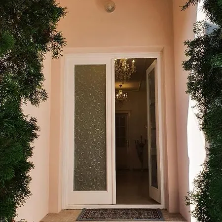 Napsugár Apartman